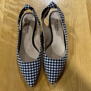 Jon Josef black and white checkered sling back flats with a pointed toe. Size 9.